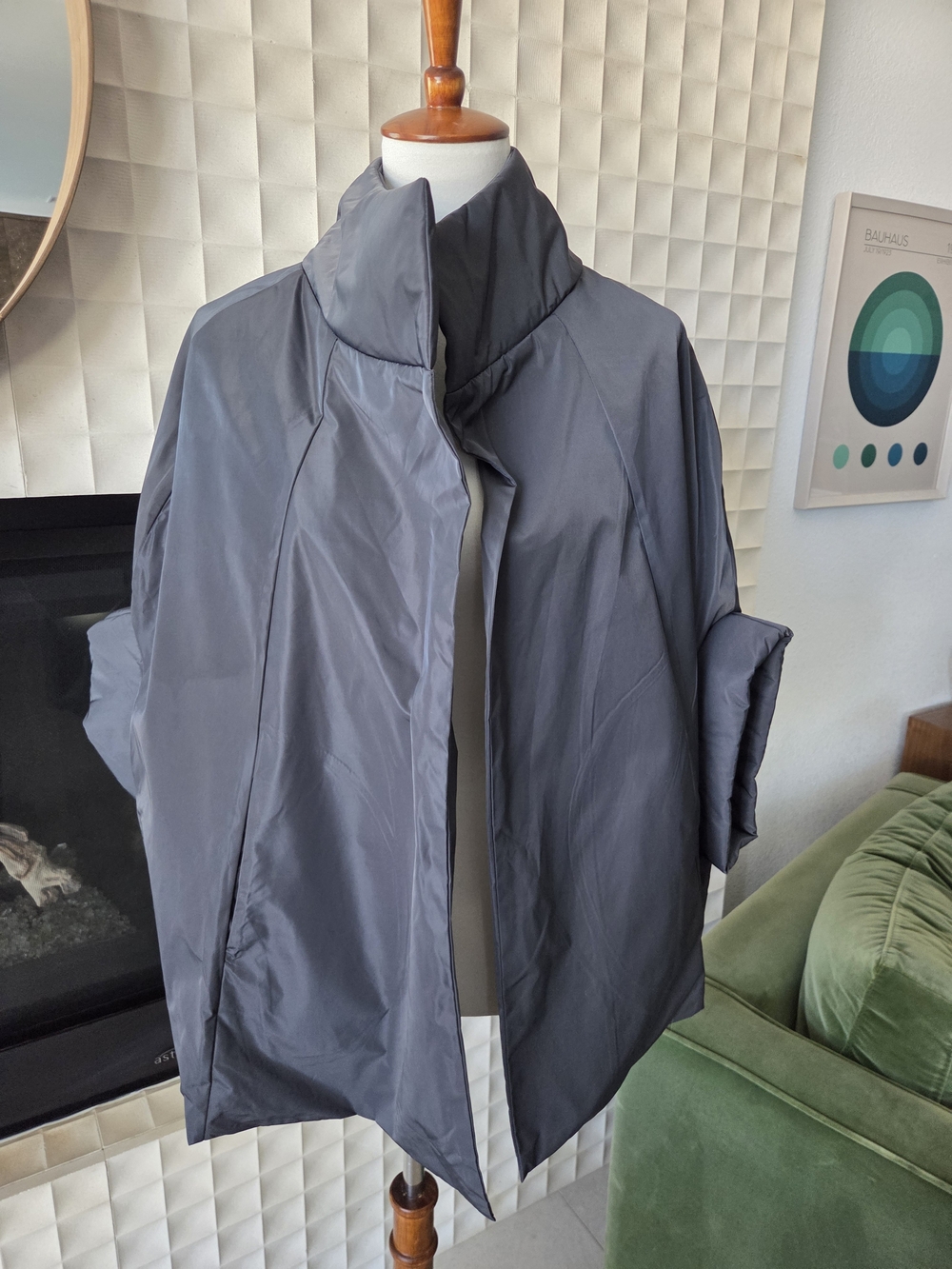 Planet by Lauren G $396 MSRP Nylon Chic Cape in Dark Gray, One Size OS Oversized - Picture 2 of 9